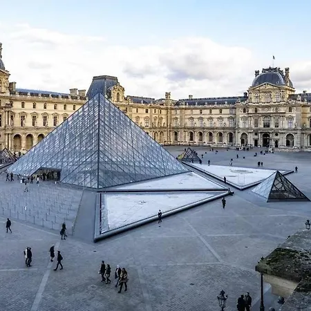Beautiful Louvre Paris